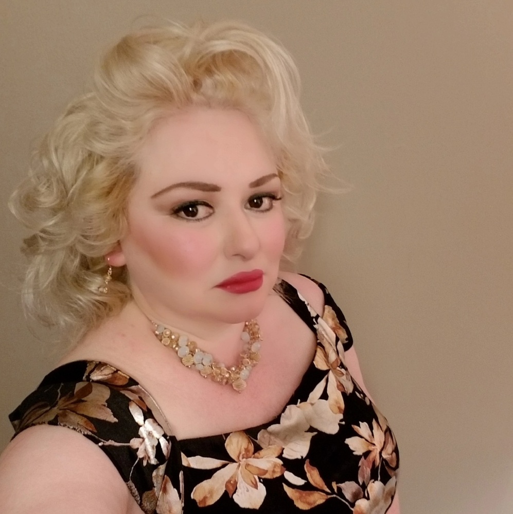 Meet your Posher, Consuelo
